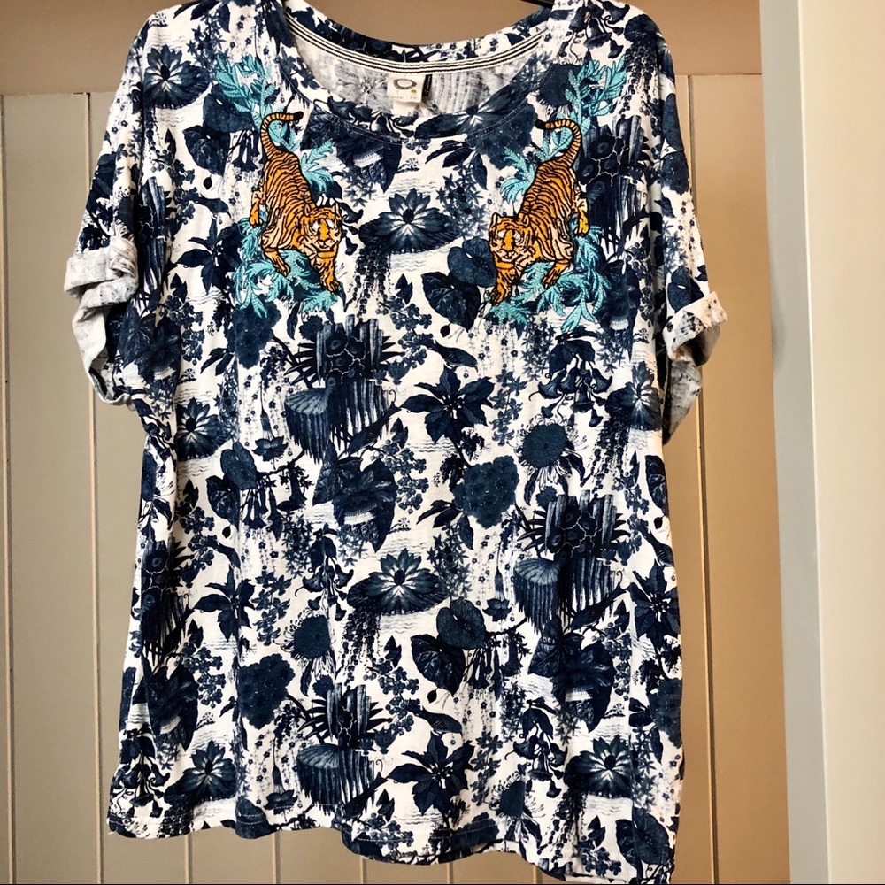 🐯Anthropologie Dual Tiger Top🐯